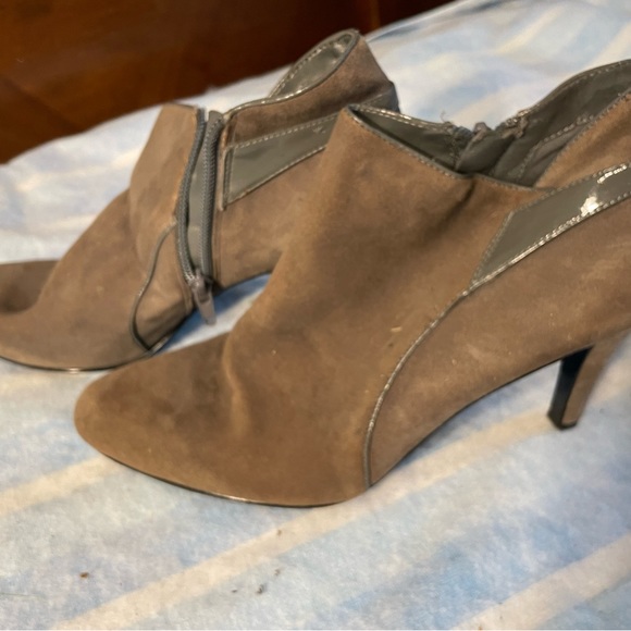 Women’s Ankle Boots - Picture 4 of 5